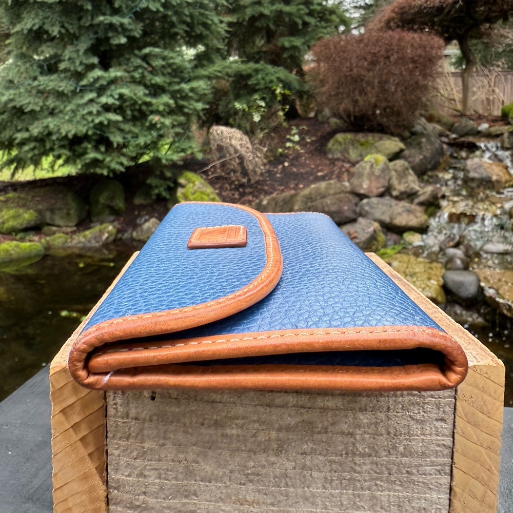 Vintage Dooney & Bourke Tri-Fold Leather Wallet - Picture 14 of 15